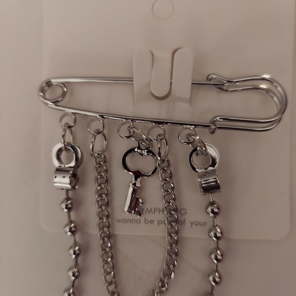 Chain Brooch Pin - Picture 4 of 8
